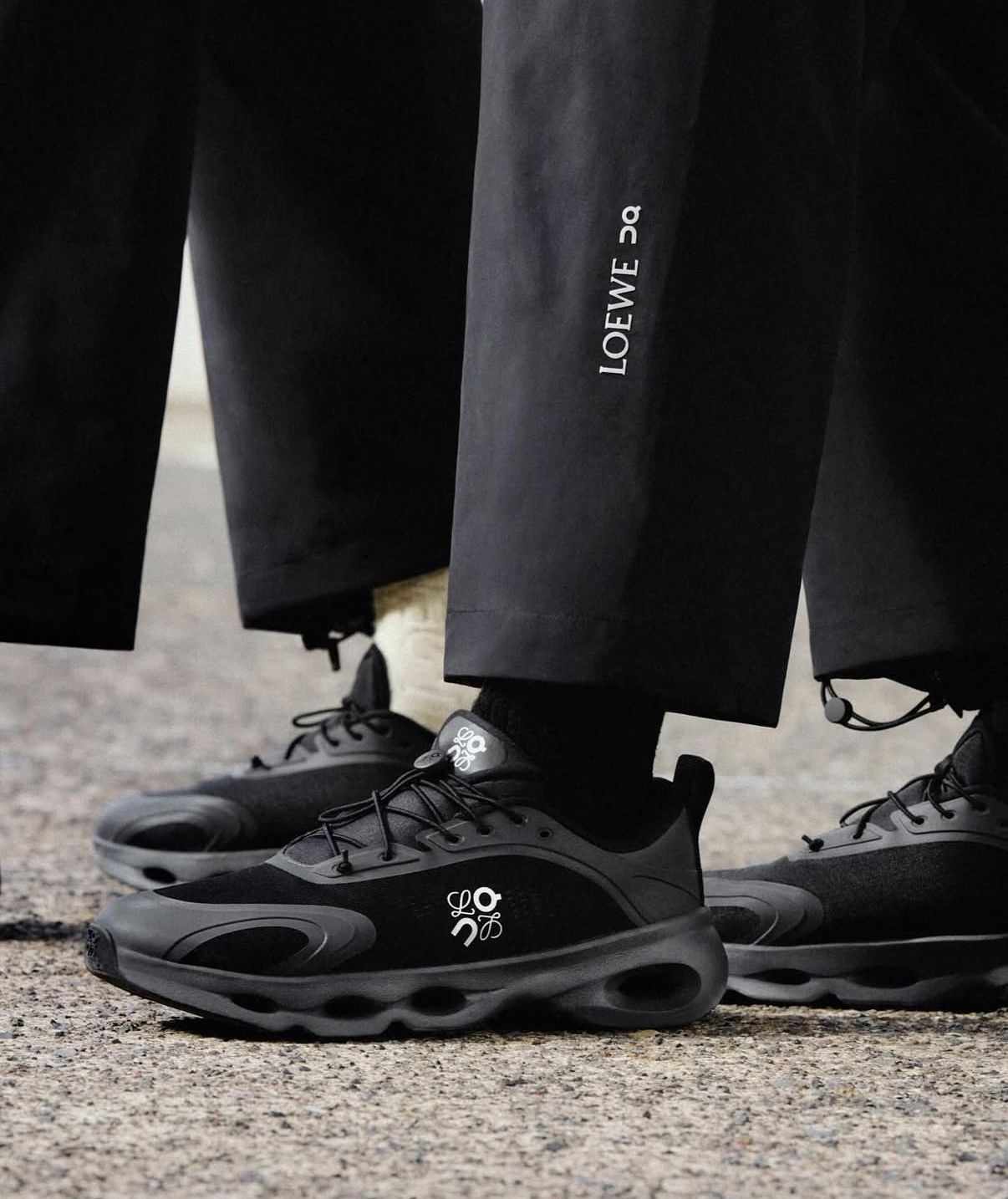 On Cloudsolo Black Grey, On Running Cloudsolo, On Cloudsolo UAE, On Sneakers Black UAE, On Running Black Grey